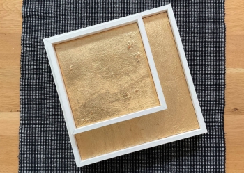 Deko Tablett 20x20 cm, weiß mit Blattmetall